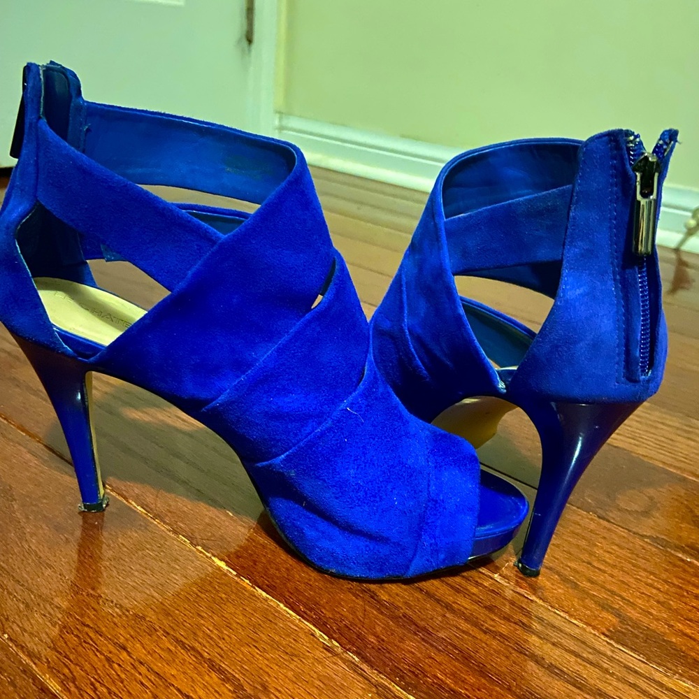 Le Chateau - blue heels